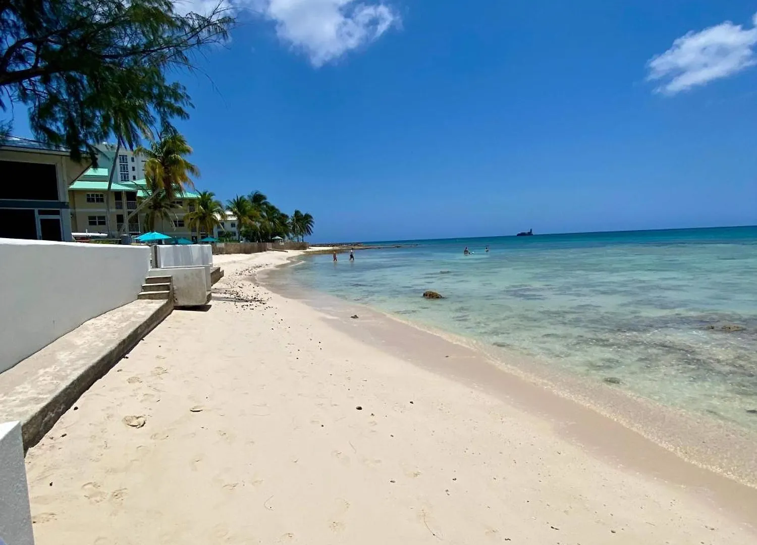 Vakantiehuis Tamarind Bay 3Bd On Seven Mile Beach George Town